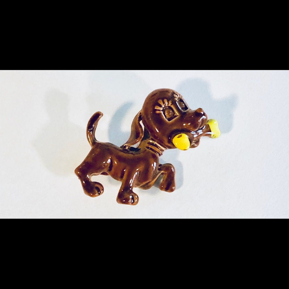 VINTAGE ENAMELED DOG BROOCH